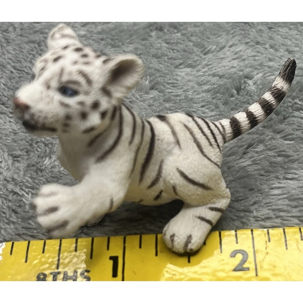 Safari Ltd STANDING WHITE Siberian TIGER CUB African Wildlife‎ Figure